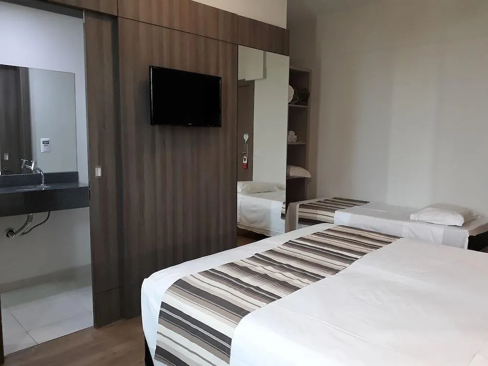 Hotel Valerim Itajai / Navegantes