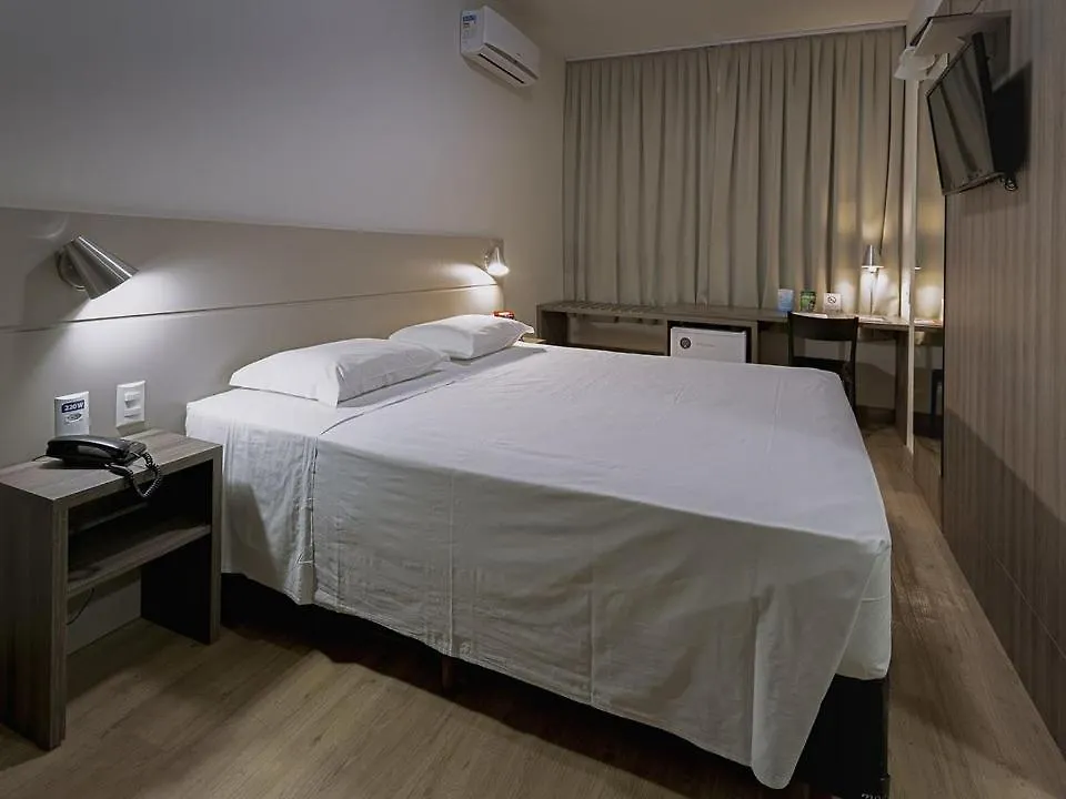 Hotel Valerim Itajai / Navegantes