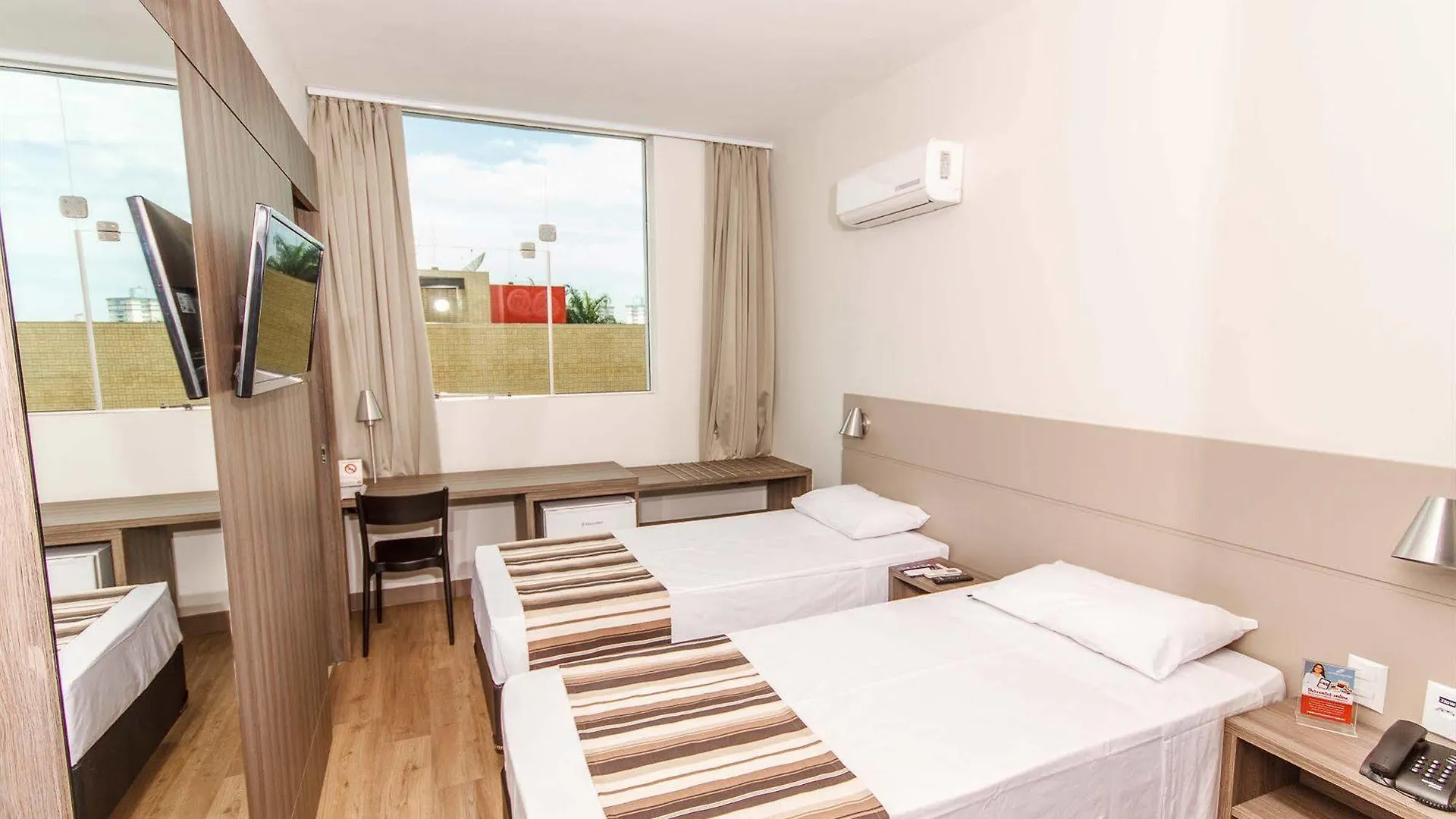 Hotel Valerim Itajai / Navegantes Brazil