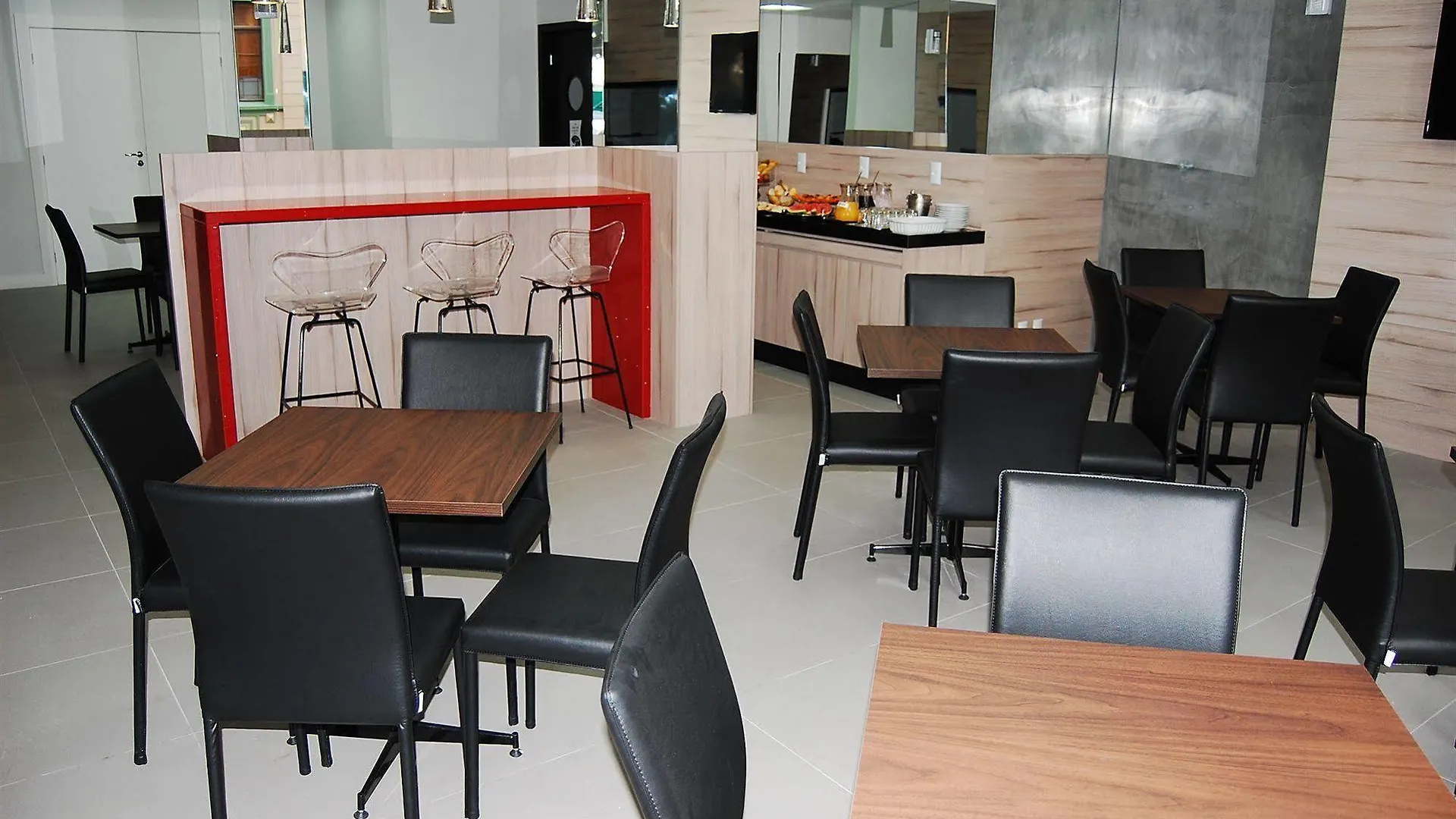 Hotel Valerim Itajai / Navegantes