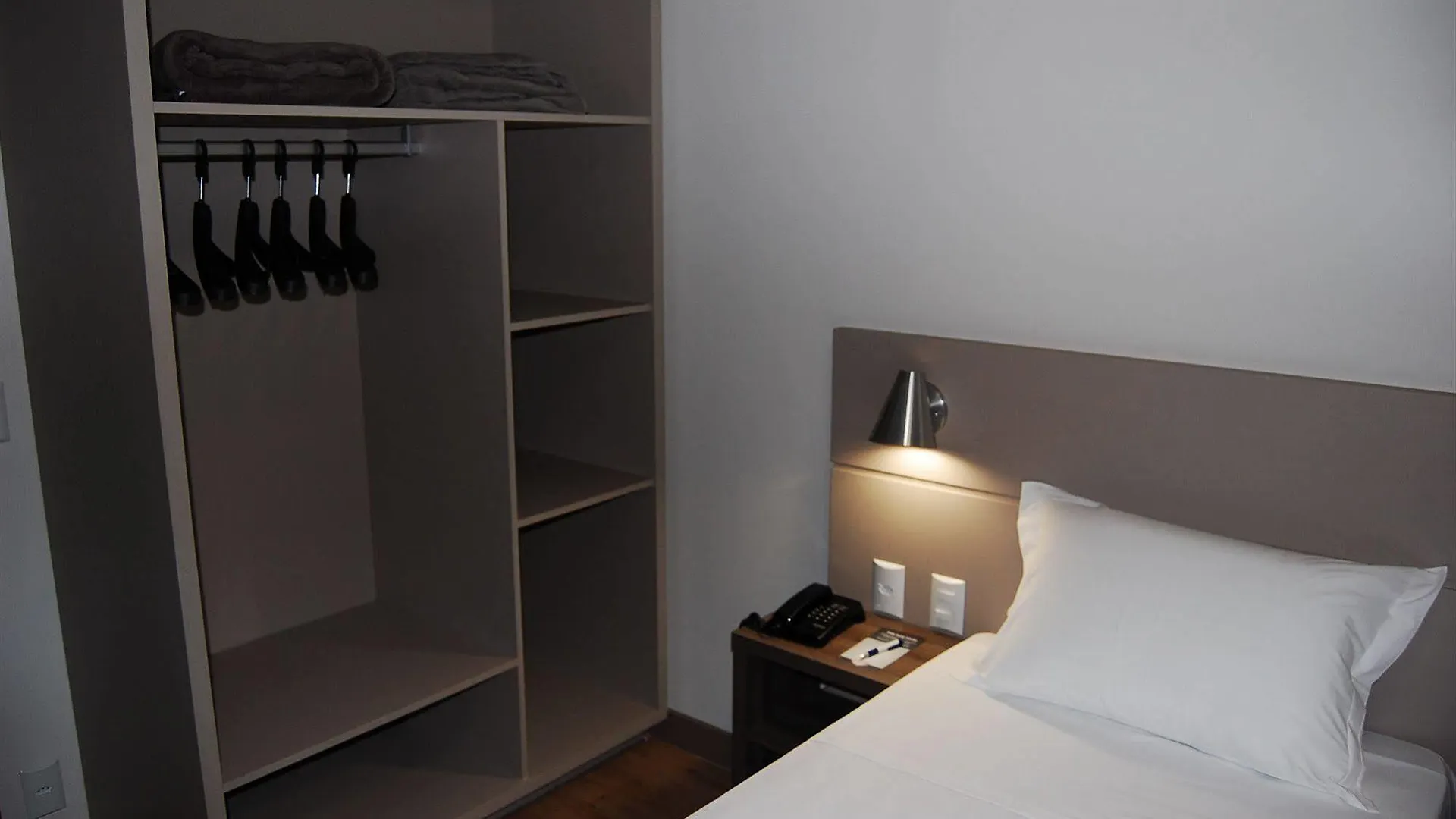 Hotel Valerim Itajai / Navegantes 3*,